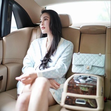 Minta Dikembalikan, 7 Potret Sandra Dewi Pamer Tas & Mobil Hadiah dari Harvey Moeis yang Disita