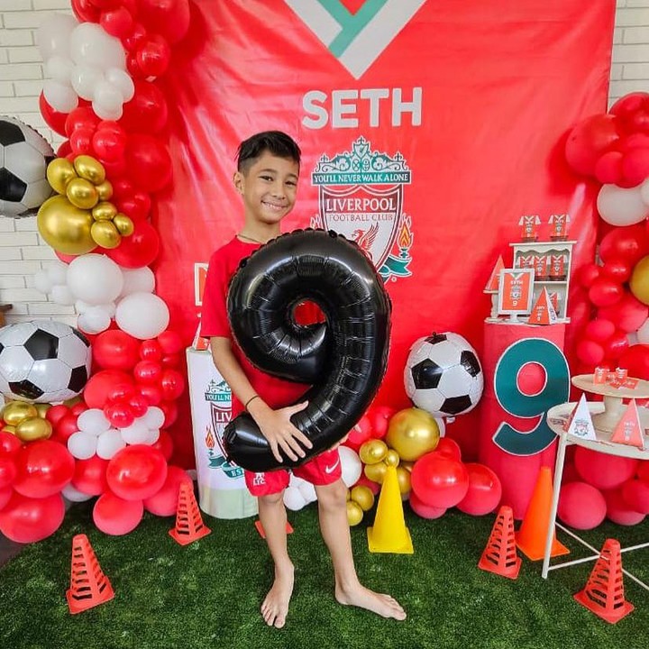 <p>Banyak netizen yang turut merasa bangga dengan Seth nih, Bunda. Mereka pun mendoakan agar Seth terus berprestasi dan membanggakan kedua orang tuanya. (Foto: Instagram: @marcellsiahaans)</p>