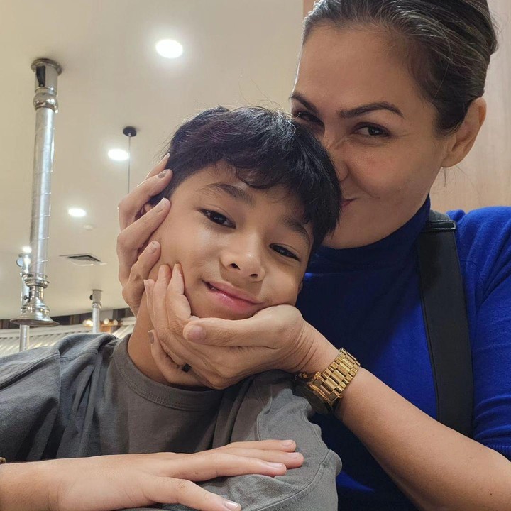 <p>Rima Melati menikah dengan penyanyi tampan Marcell Siahaan pada tahun 2009. Dari pernikahan ini, ia pun dikaruniai seorang putra tampan. (Foto: Instagram: @rimamelati)</p>