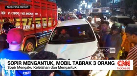VIDEO:  Sopir Mengantuk, Mobil Tabrak 3 Orang