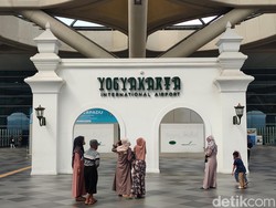 Polisi Cek Kabar Jemaah Umrah Telantar di YIA, Ini Temuannya
