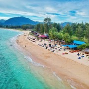 Punya Pesona Menawan, 5 Pantai Terindah di Aceh Besar Ini Wajib Kamu Kunjungi!