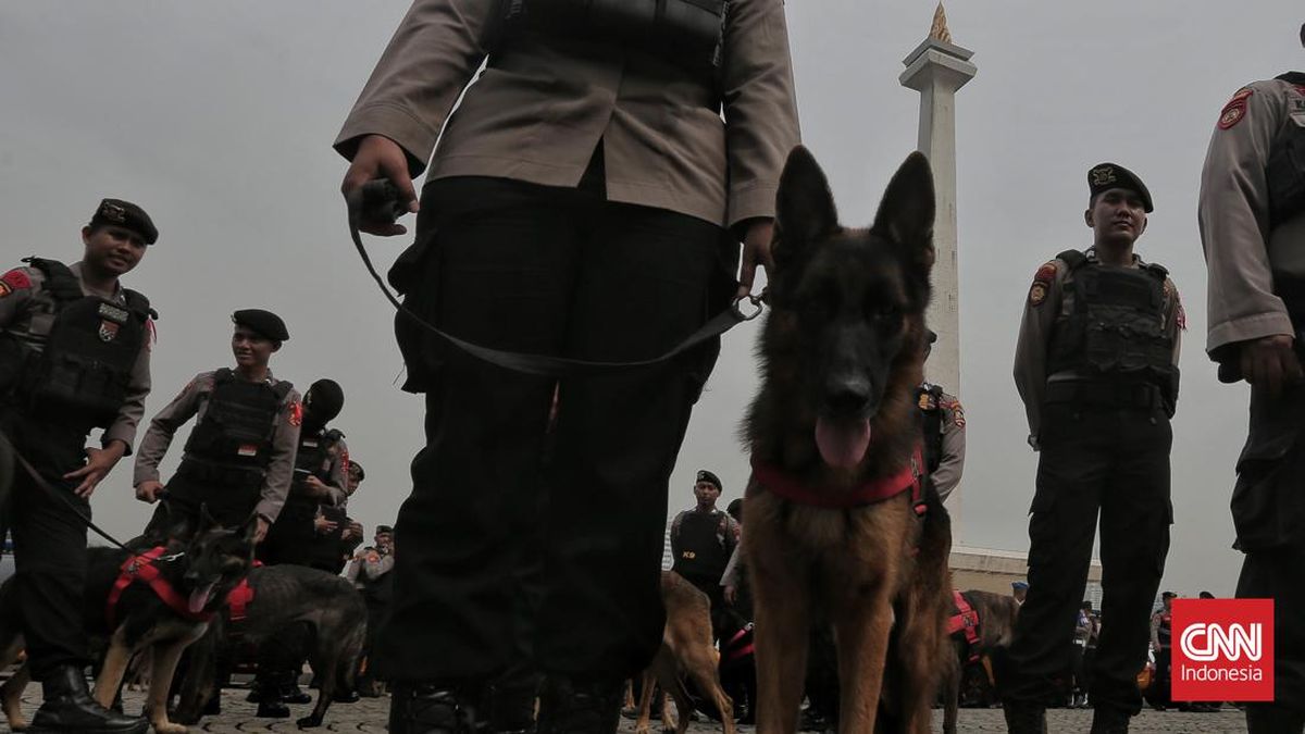 Polisi Kerahkan 1.963 Aparat Jaga Demo Buruh di Kawasan Monas Hari Ini