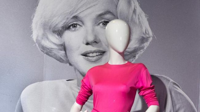 Dress pink Marilyn Monroe berhasil memecahkan rekor penjualan dalam pelelangan yang digelar di Los Angeles, Sabtu (6/3).