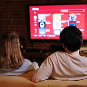 10 Film Komedi Modern yang Nggak Bosan Ditonton Lagi dan Lagi, Sudah Pernah Nonton?