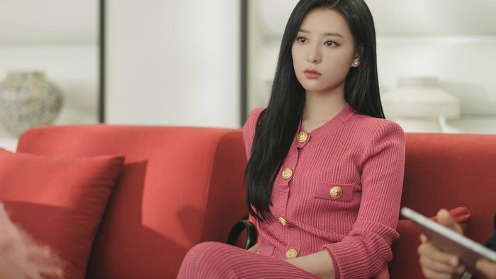 Anti Fail! 7 Gaya Kim Ji Won di Queen of Tears Episode 7 dan 8 Ini Mudah Ditiru