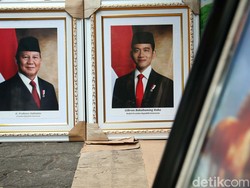 Alasan Pedagang Mulai Jual Foto Prabowo-Gibran sebagai Presiden-Wapres