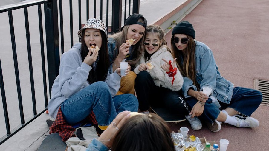 Ilustrasi gen z &sol; Foto&colon; Pexels&period;com&sol;cottonbro studio