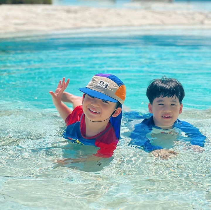 <p>Melihat dari laman Instagram Putri Titian, Iori dan Iago selalu tampil kompak. Keduanya kerap bermain bahkan berlibur bersama. (Foto: Instagram: @putrititian)</p>