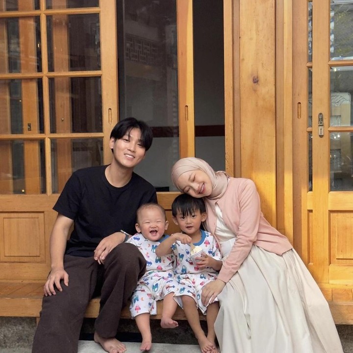 <p>Kabar bahagia kembali datang dari selebgram asal Tanah Air, yakni Julia Prastini. Menikah dengan sang suami Na Dae Hoon yang berasal dari Korea Selatan pada 2021 lalu, kini ia sedang menjalani kehamilan anak ketiganya. (Foto: Instagram @juliaprt7).</p>