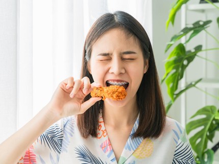 Ibu Menyusui Banyak Makan Makanan Berminyak, Apakah Bisa Sebabkan Bayi Batuk?