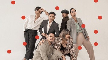Lirik Lagu Dekat - MALIQ dan DEssentials