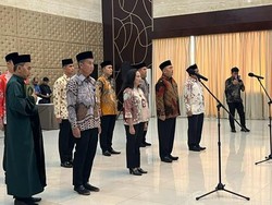 Jokowi Geser Bey Machmudin dari Deputi Bidang Protokol Jadi Staf Ahli
