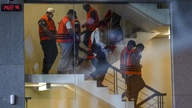 Pejabat OKU Sumsel Terkena OTT Tiba di Gedung KPK Minggu Pagi