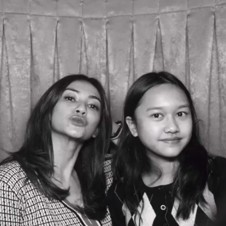 <p>Sosok Sammara sendiri sangat jarang tersorot kamera. Meski begitu, ia tumbuh menjadi anak yang cantik dan mandiri. (Foto: Instagram: @masayuanastasia)</p>