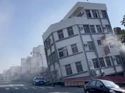 Imbas Gempa M 7,5 Taiwan, 7 Orang Tewas-Gedung Jadi Meleyot