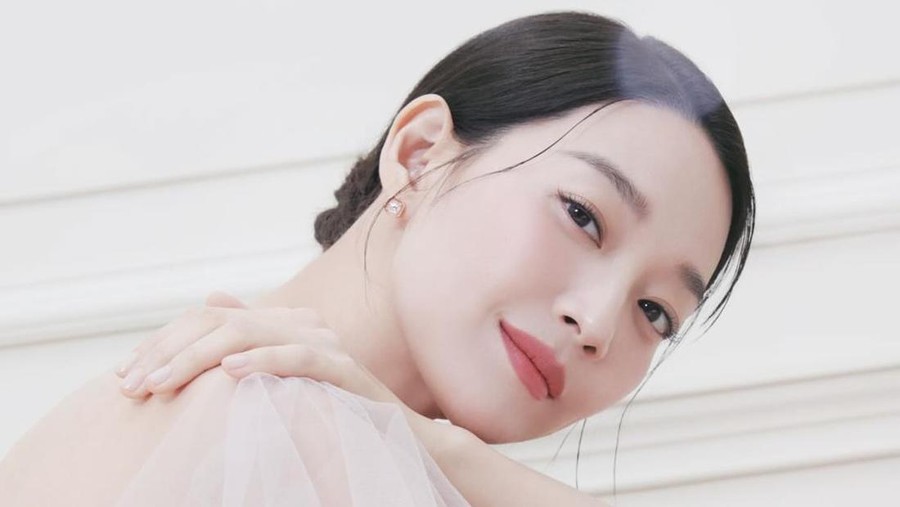 Shin Min Ah