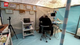 VIDEO: Dokter Gaza Dirikan Tenda Gantikan Klinik yang Dibom Israel