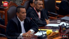 VIDEO: Momen Hakim MK Semprot Hotman Paris Karena Cecar Saksi