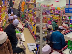 Viral Majelis Taklim di Bogor yang Bikin Jemaah Luber ke Dalam Minimarket