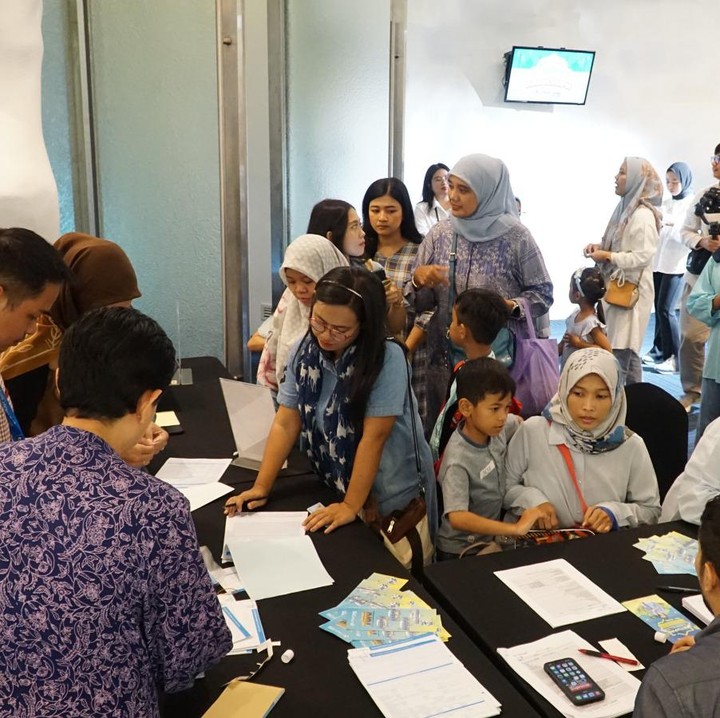 <p>Para Bunda yang mengikuti acara ini juga perlu membuat akun J TRUST BANK terlebih dahulu. Sebab, semua hadiah akan dikirimkan ke rekening bank tersebut, Bunda. (Foto: Andri Ziauddin)</p>