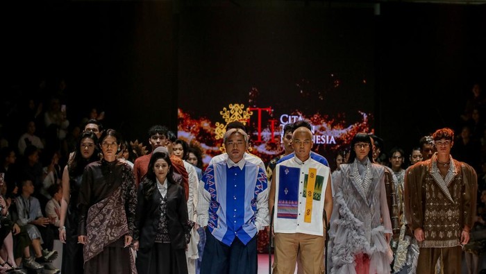 Cita Tenun Indonesia Hadirkan Koleksi Tenun Nusantara Karya 3 Desainer Ternama Lewat ALTERKULTUR