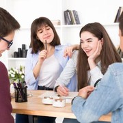 'Contekan' Pembuka Obrolan Lebaran saat Kumpul Keluarga Buat Kamu Si Introvert