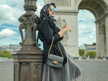 5 OOTD Pesohor Pakai Shoulder Bag, Ringkas untuk Bepergian