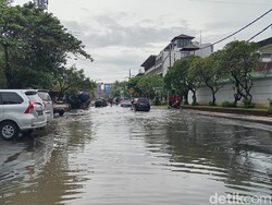 Hujan Semalaman, Jalan Pantai Kuta-Bypass Ngurah Rai Banjir