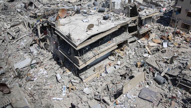 Pejabat PBB sebut butuh belasan tahun bersihkan puing kehancuran Gaza imbas agresi brutal Israel.