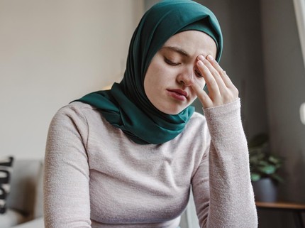 7 Inspirasi Baju Lebaran yang Bisa Dipakai Bumil sesuai Tren Warna 2024, Bukan Sage Bun