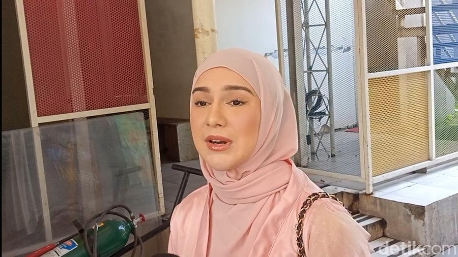 Irish Bella saat ditemui di kawasan Jakarta.