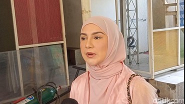  Irish Bella Lebaran Tanpa Ammar Zoni Hingga Zayyan Xodiac Makan Ketupat