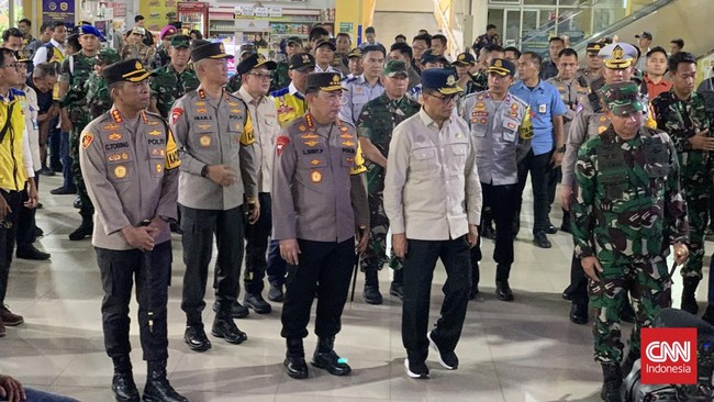 Menhub bersama Kapolri dan Panglima TNI melakukan tur kunjungan kesiapan mudik di Gilimanuk (Gianyar) hingga Purabaya (Sidoarjo) hari ini.