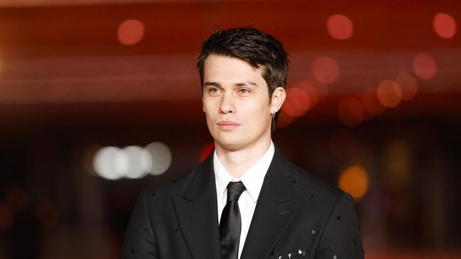 Nicholas Galitzine mengaku sempat berbincang dengan Marvel untuk membintangi Fantastic Four sebagai Johnny Storm alias Human Torch.