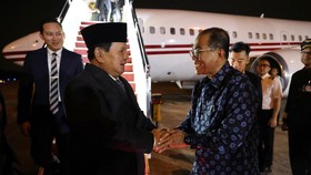 Prabowo Tiba di Malaysia buat Temui PM Anwar Ibrahim, Disambut Menhan
