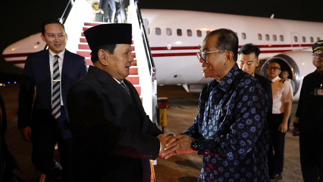 Presiden terpilih Indonesia Prabowo Subianto tiba di Malaysia dari Jepang pada Rabu (3/4), untuk bertemu Perdana Menteri Malaysia Anwar Ibrahim.
