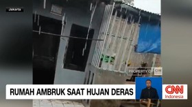 VIDEO: Rumah Ambruk Saat Hujan Deras