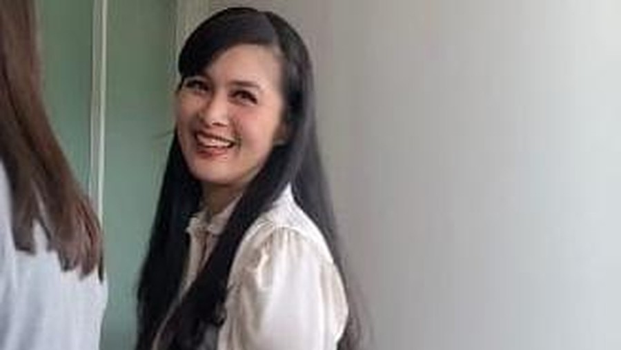 Sandra Dewi tebar senyuman di Kejagung