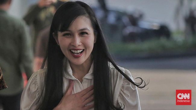Aktris Sandra Dewi mengaku mengidap penyakit kulit rosacea yang membuatnya harus bolak-balik ke Singapura. Apa itu penyakit rosacea?