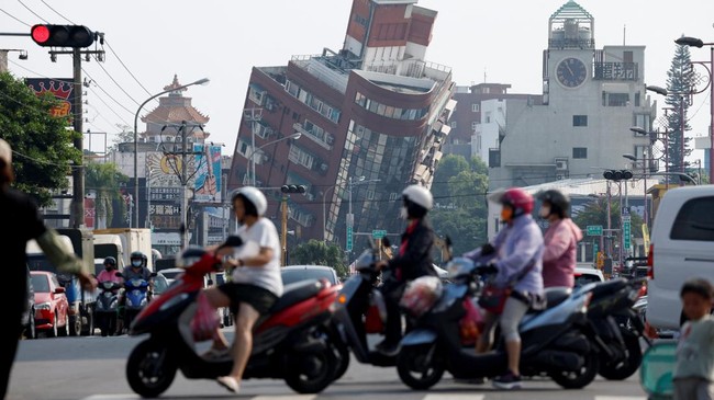 Korban gempa magnitudo 7,7 yang mengguncang Taiwan bertambah menjadi 10 orang, sementara korban luka tembus 1.000 orang.