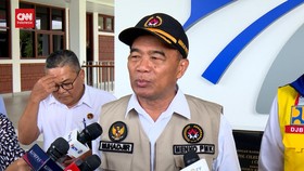 VIDEO: Khawatir Merembet, Perbaikan Tol Bocimi Longsor Butuh 3 Bulan