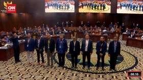 VIDEO: Hakim MK Tegur Lagak Koboi Hasan Nasbi dari Tim Prabowo-Gibran