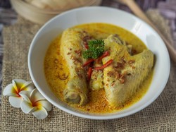 5 Tips Makan Opor Ayam Lebaran yang Aman agar Kolesterol Tidak Naik