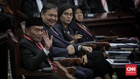 4 Menteri Mulai Pemaparan di Podium Sidang, Ketua MK Larang Interupsi