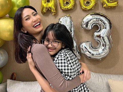 7 Potret Baim dan Artika Bersama Anak Gadisnya, Abbey yang Sudah Remaja dan Mirip Ibunda