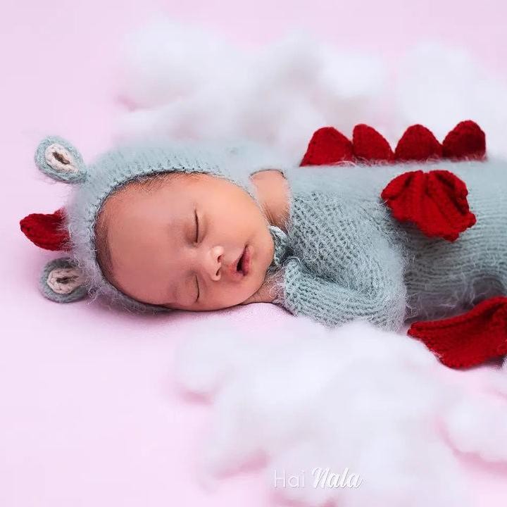 <p>Banyak netizen yang dibuat gemas dengan sosok Aleesya nih, Bunda. Tidak sedikit yang mendoakan agar Aleesya tumbuh menjadi anak sehat dan salihah. (Foto: Instagram: @kikiamaliaworld/@hainala.id)</p>