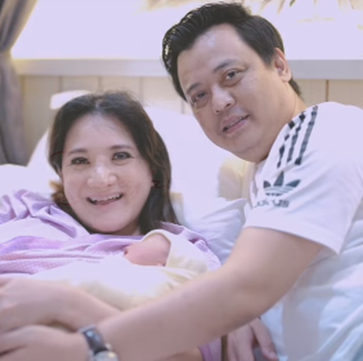 <p>Kiki Amalia melahirkan bayi perempuan pada 28 Februari 2024. Bayi cantik ini pun memiliki nama yang indah, yakni Aleesya Putri Keshalia. (Foto: Instagram: @kikiamaliaworld/@nafaspertama)</p>