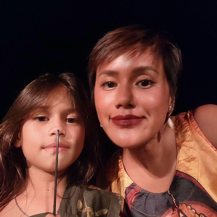 <p>Tidak hanya itu, Alexa bahkan sudah menganggap nama Jubaedah sebagai namanya. "Jadi sekarang itu Alexa kalau nyebutin dirinya itu, 'Namanya siapa?', (dijawab) Alexa Jubaedah Waode Lange. Gue bilang, 'Lah Lex, Jubaedahnya enggak ada'. Terus di jawab, 'Enggak mah, itu Jubaedah<em> it's my name</em>'," ujar Lia. (Foto: Instagram: @liawaode)</p>