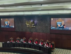 Sidang Putusan Sengketa Pilpres 2024 Dimulai, Anies dan Ganjar Hadir Langsung